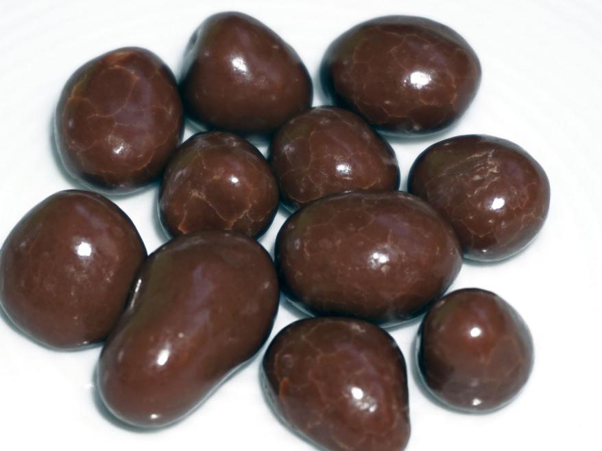 Chocolate-coated nuts
